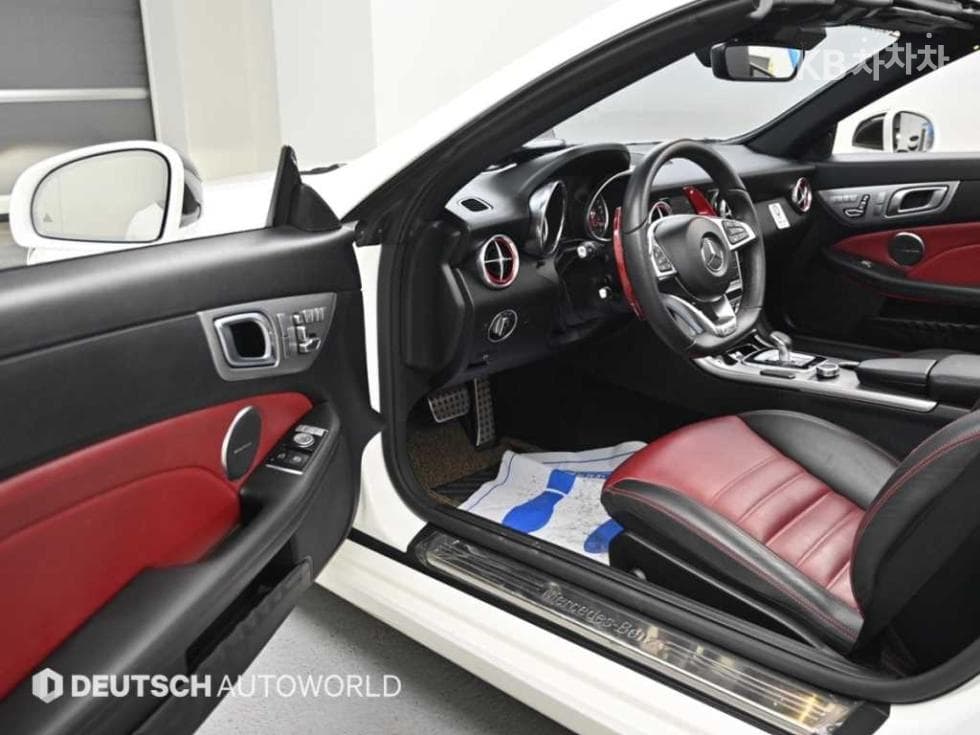 Mercedes-Benz - SLC-Class | 200 11