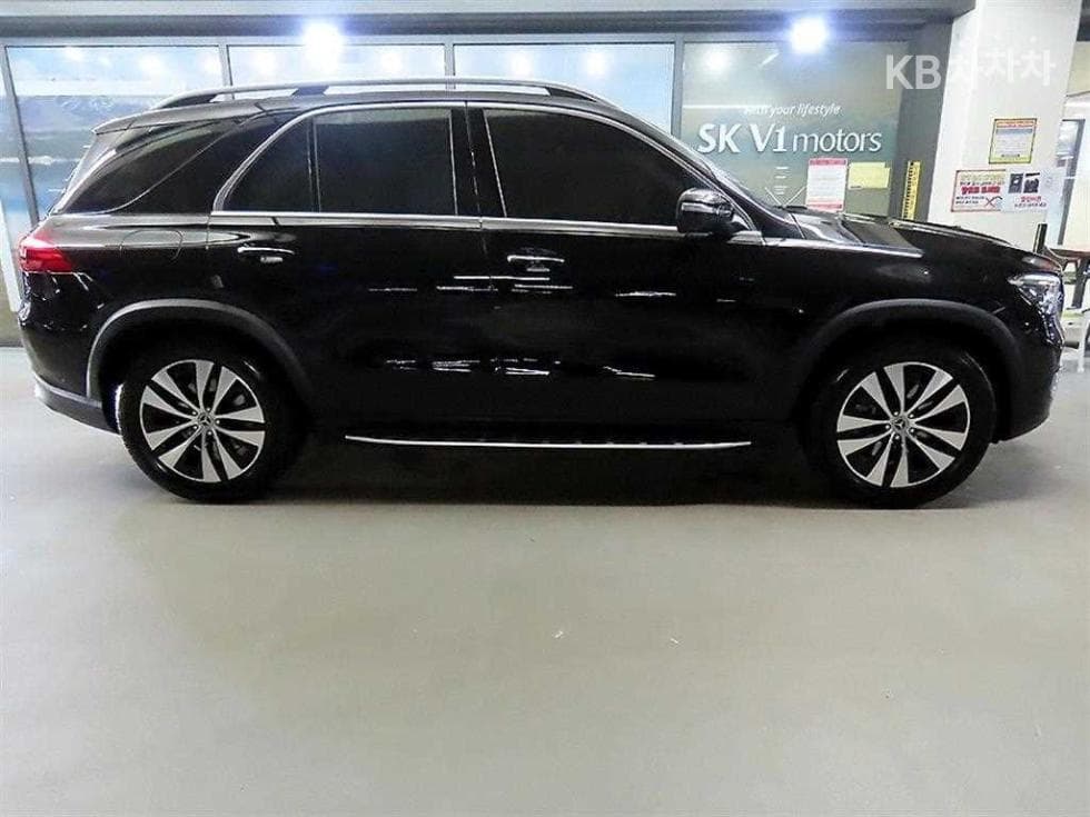 Mercedes-Benz - GLE-Class | 300 4Matic 3