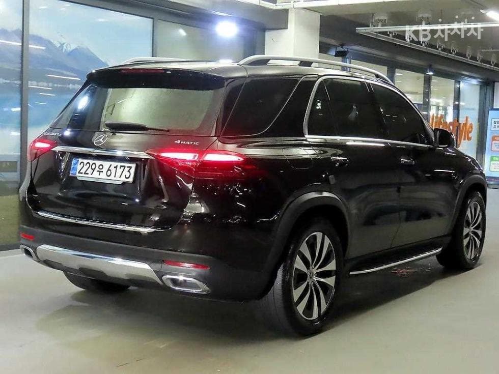 Mercedes-Benz - GLE-Class | 300 4Matic 4