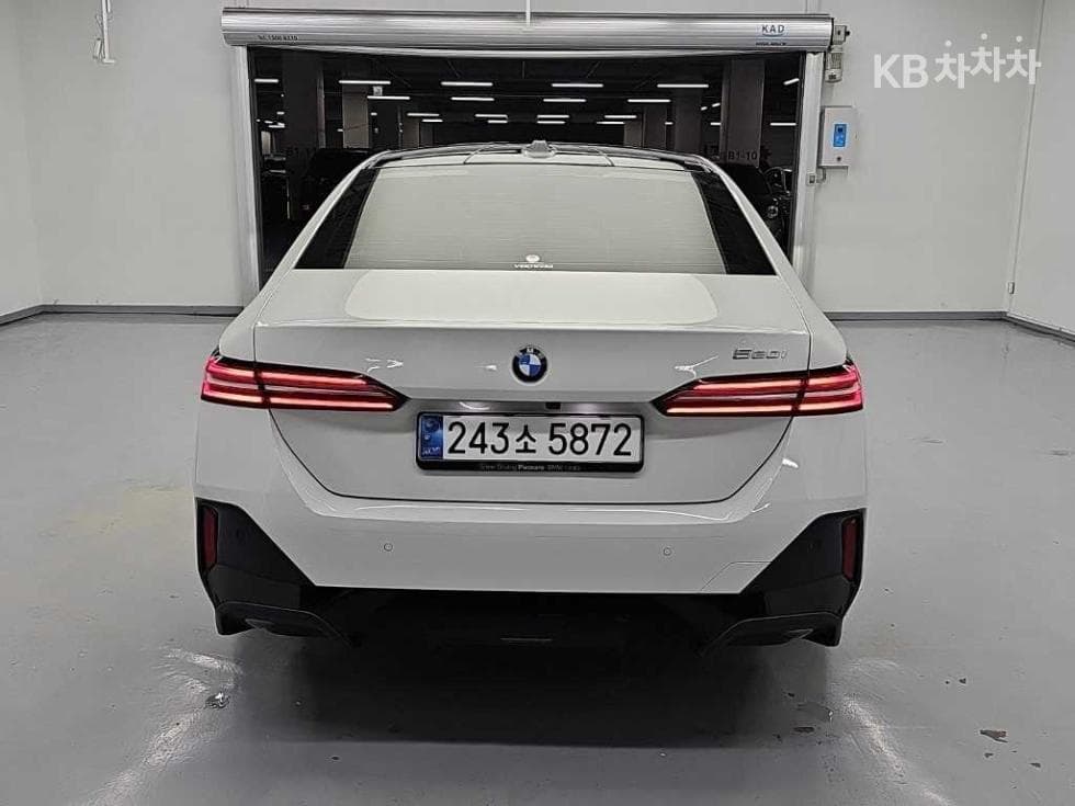 بي إم دبليو - 5-Series | New 520 M Sport 3