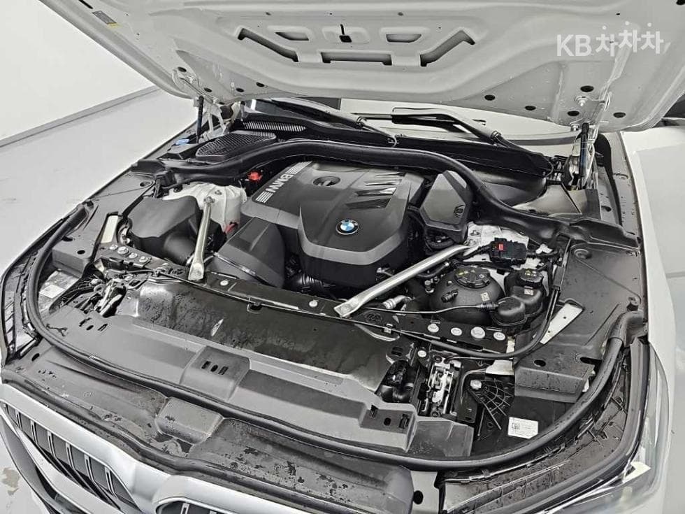 بي إم دبليو - 5-Series | New 520 M Sport 5