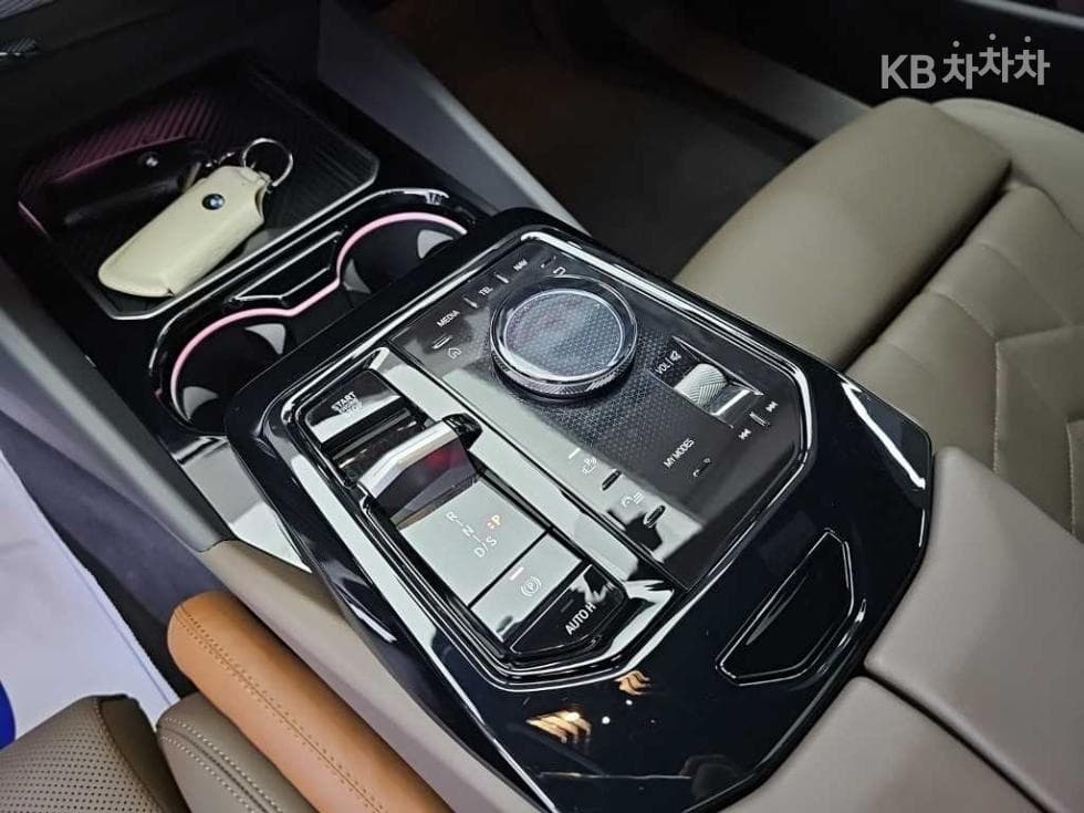 بي إم دبليو - 5-Series | New 520 M Sport 8