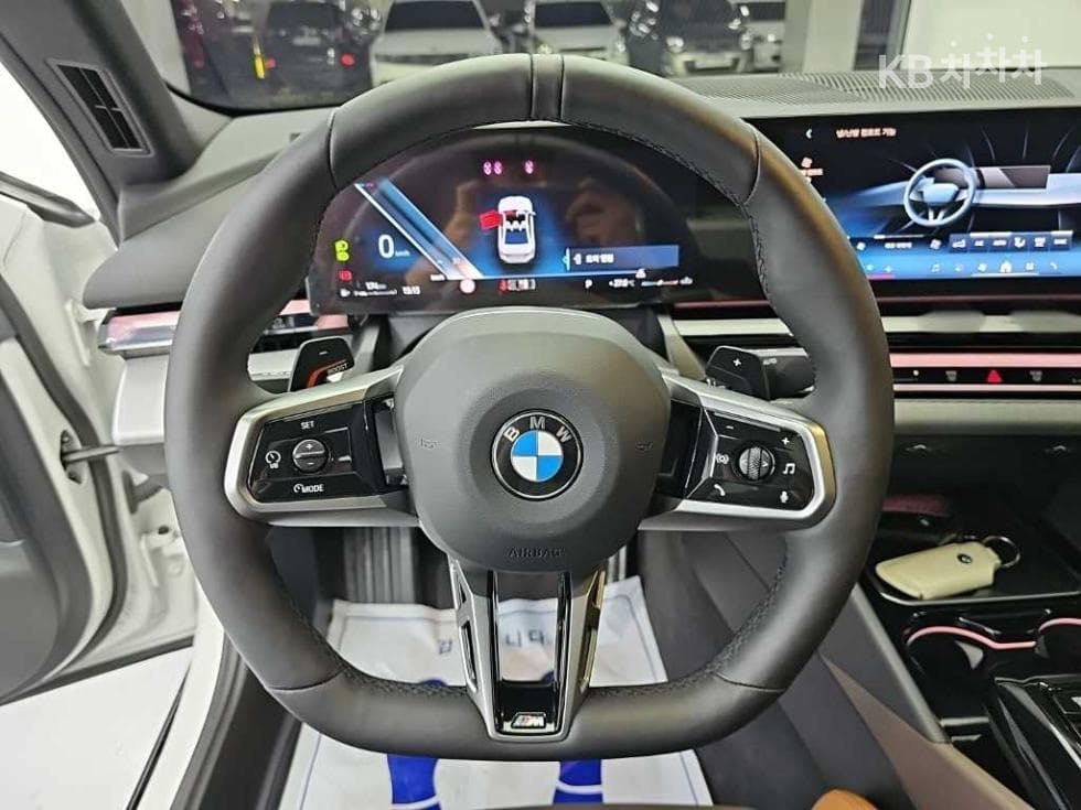 بي إم دبليو - 5-Series | New 520 M Sport 9
