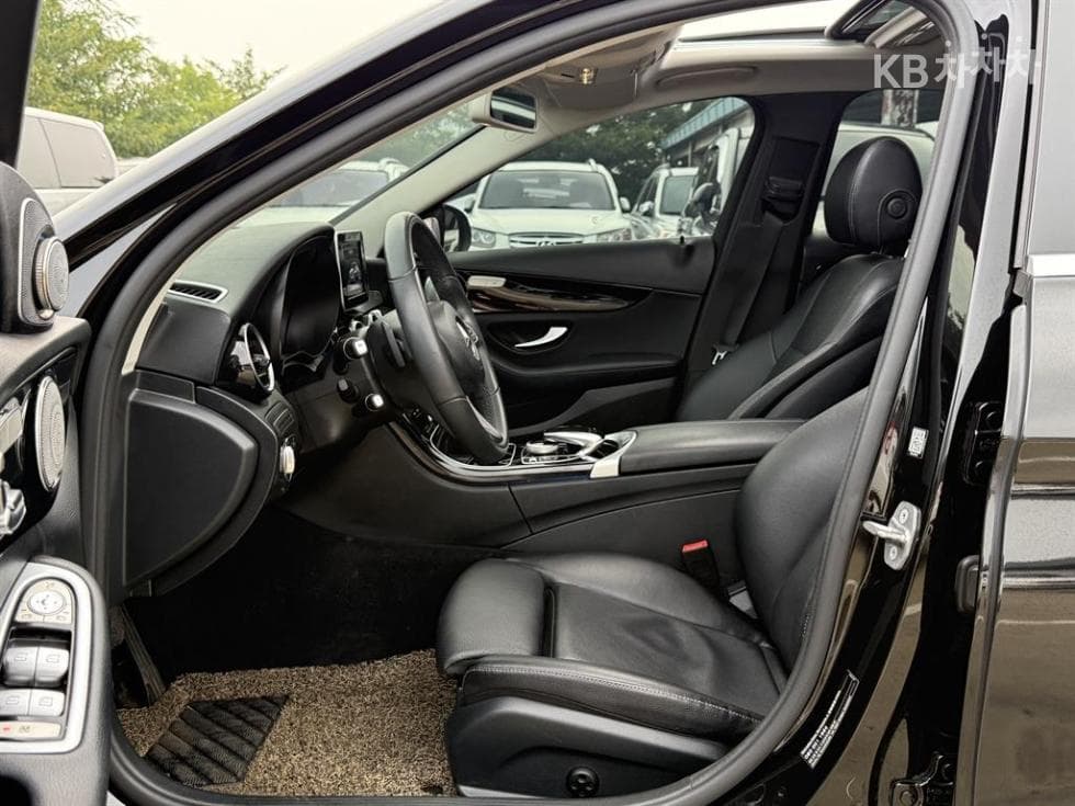 Mercedes-Benz - C-Class | The New C200 10