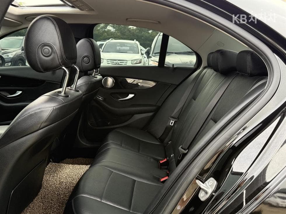 Mercedes-Benz - C-Class | The New C200 11