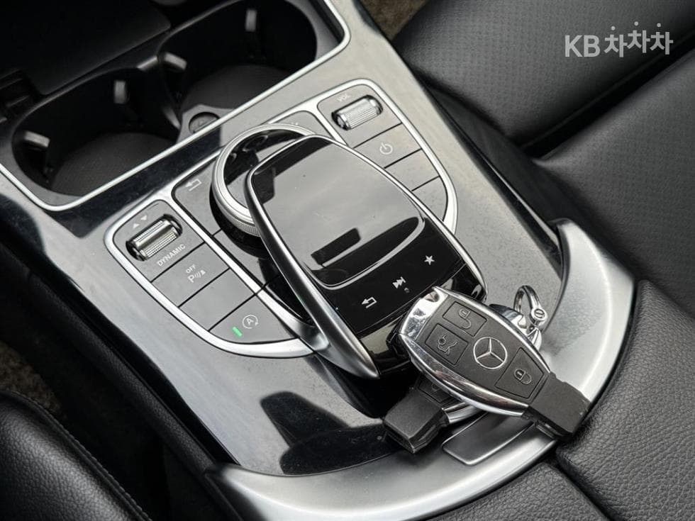 Mercedes-Benz - C-Class | The New C200 15