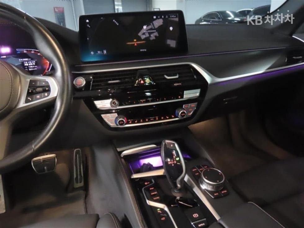 بي إم دبليو - 5-Series | All New 523 M Sport 16