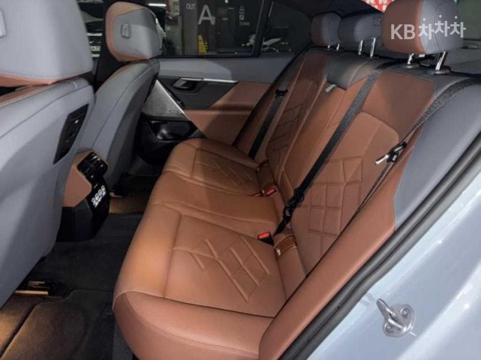 BMW - 5-Series | New 530 xDrive M Sport 7