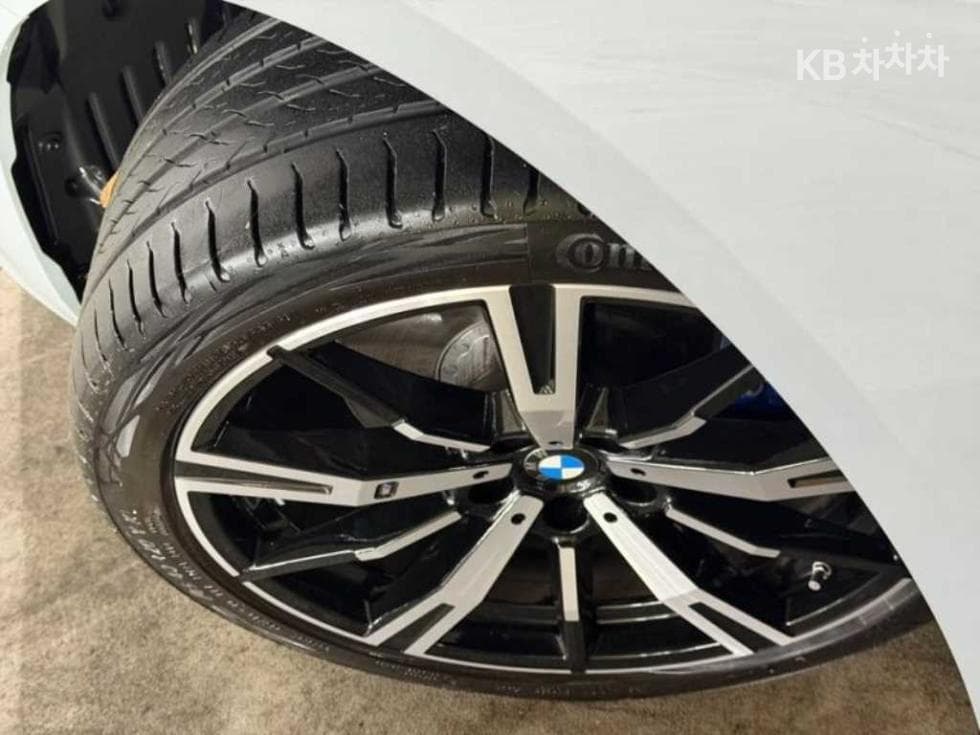 BMW - 5-Series | New 530 xDrive M Sport 20