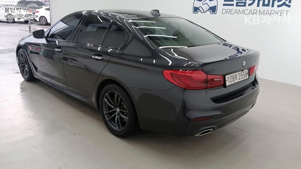 BMW - 5-Series | All New 520 M Sport Plus 4