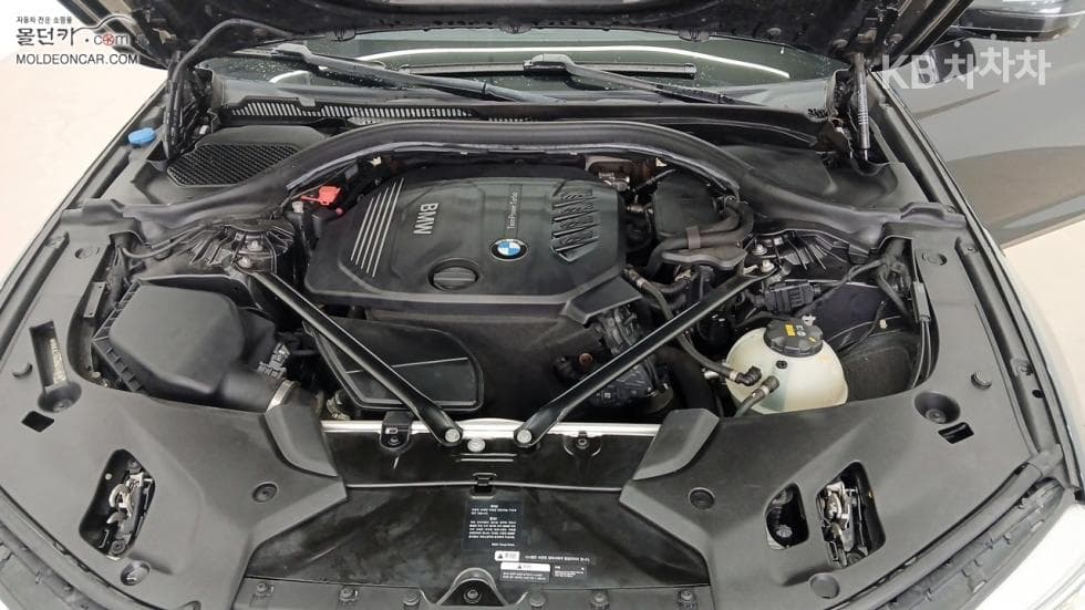 BMW - 5-Series | All New 520 M Sport Plus 8