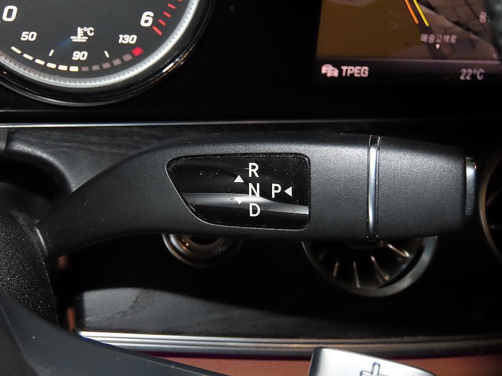 مرسيدس - E-Class | E220 Cabriolet 16