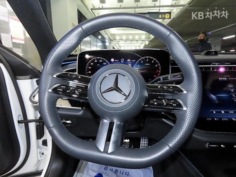 مرسيدس - E-Class | E300 4MATIC AMG Line 8