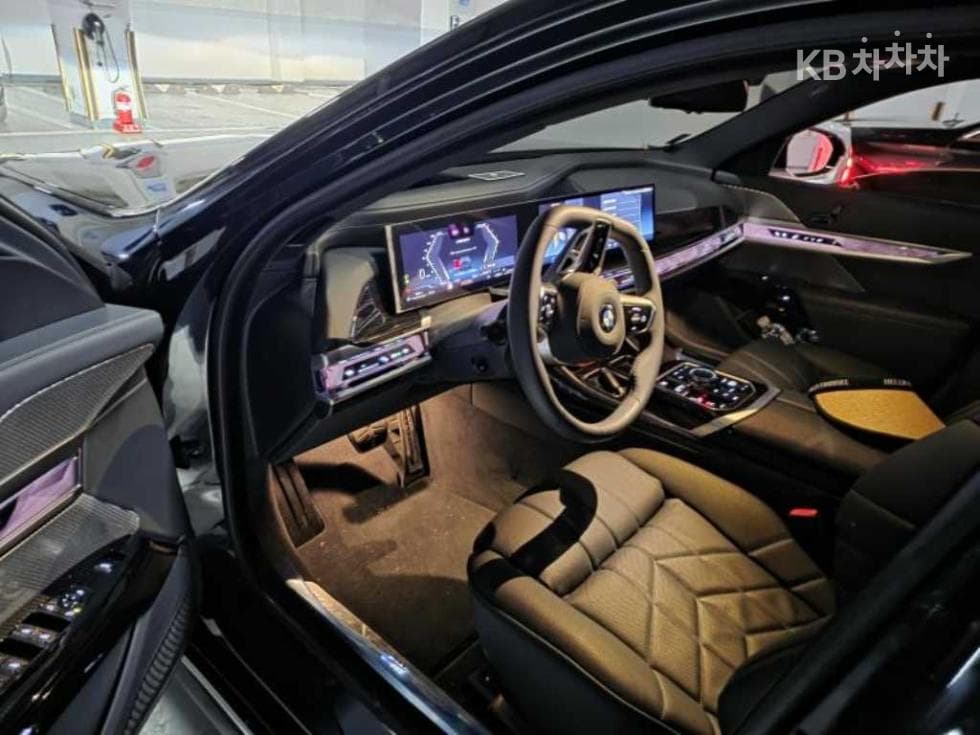 بي إم دبليو - 7-Series | 740 xDrive M Sport 8