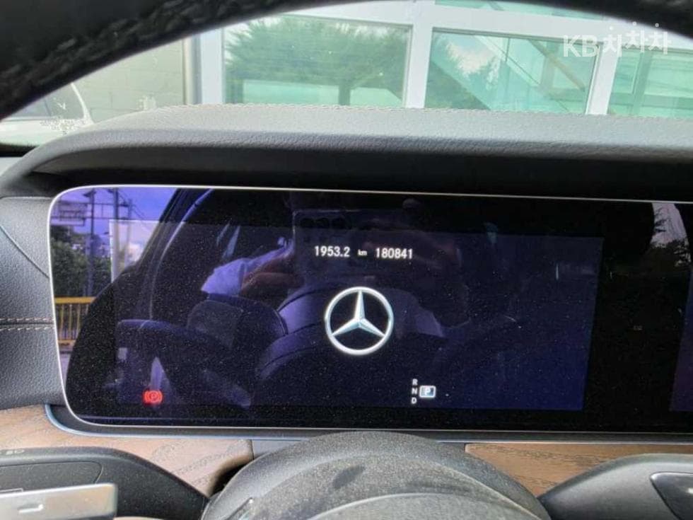 مرسيدس - E-Class | E220 4MATIC AMG Line 4