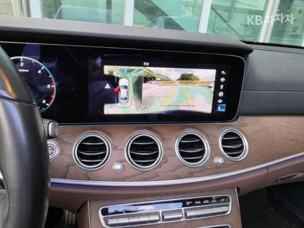 مرسيدس - E-Class | E220 4MATIC AMG Line 11