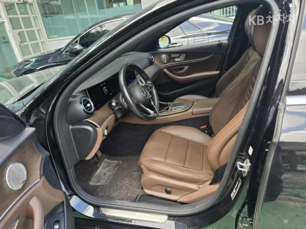 مرسيدس - E-Class | E220 4MATIC AMG Line 12