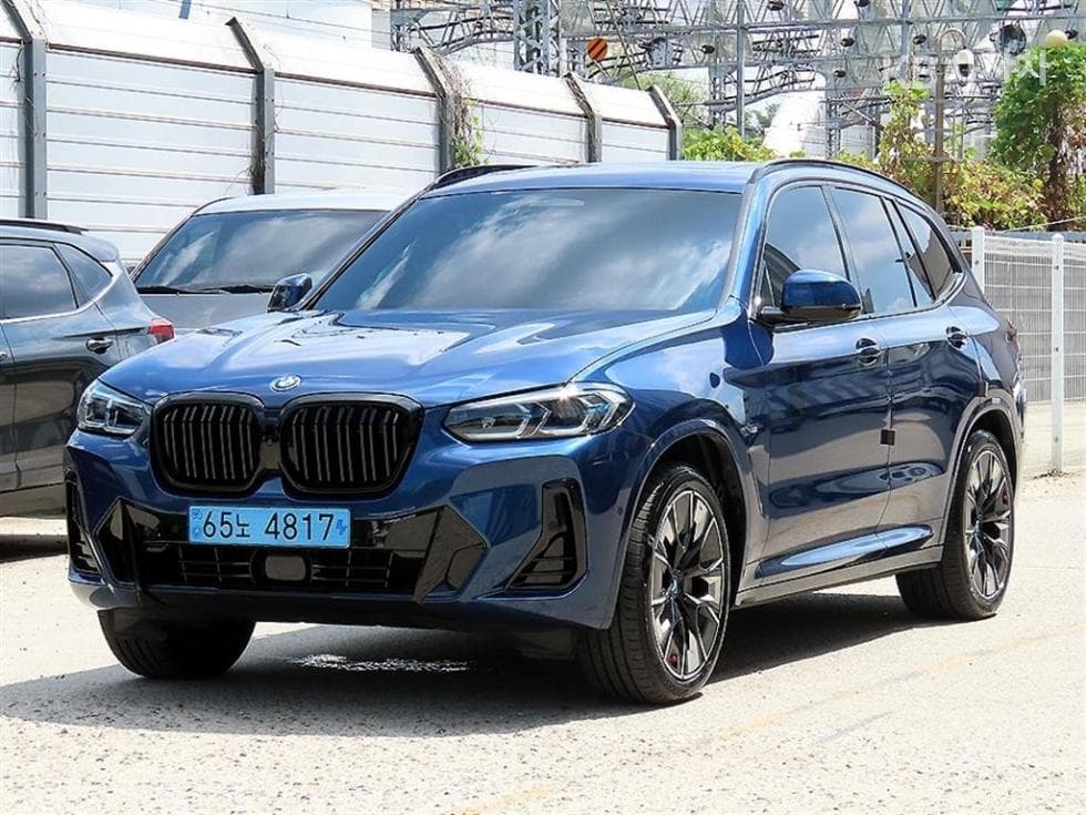 BMW - X3M | iX3 Sport Package 2