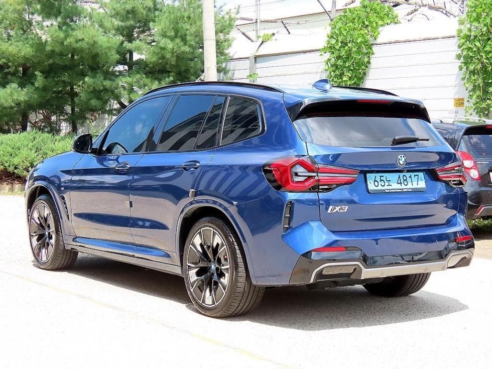 BMW - X3M | iX3 Sport Package 3