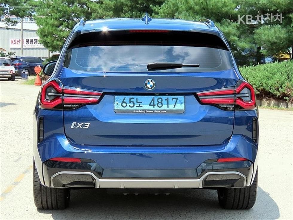 BMW - X3M | iX3 Sport Package 4