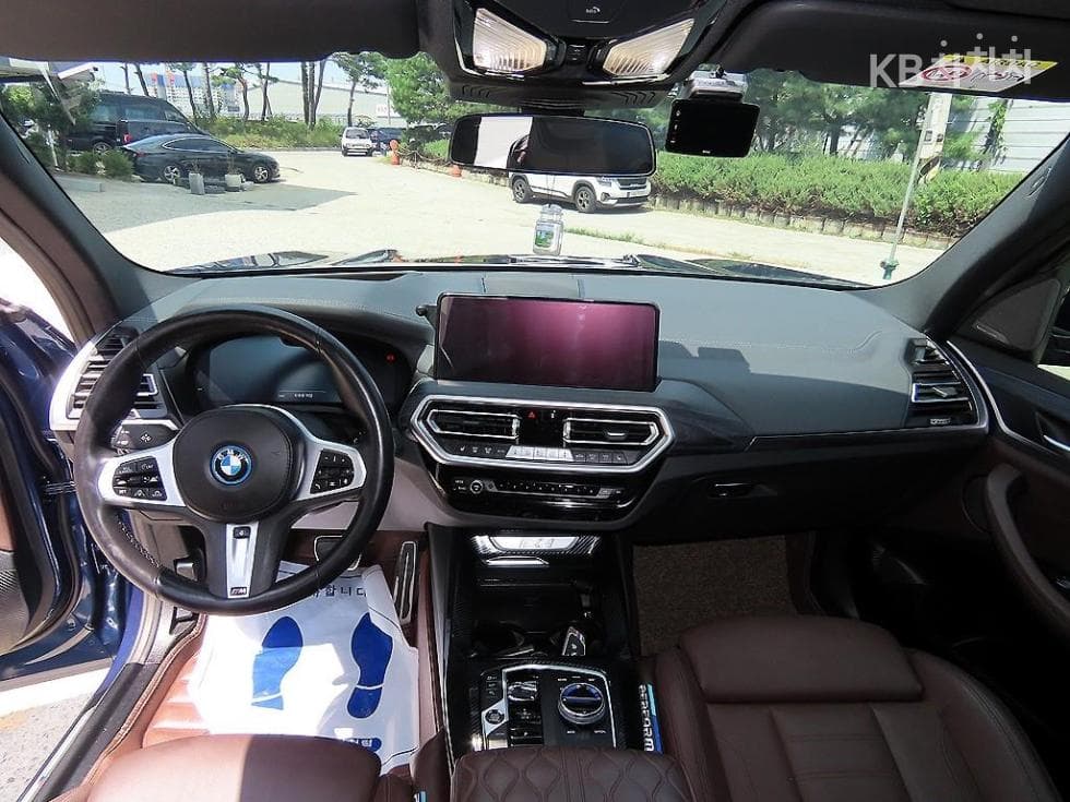 BMW - X3M | iX3 Sport Package 7