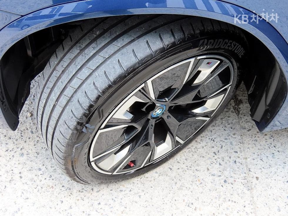 BMW - X3M | iX3 Sport Package 20