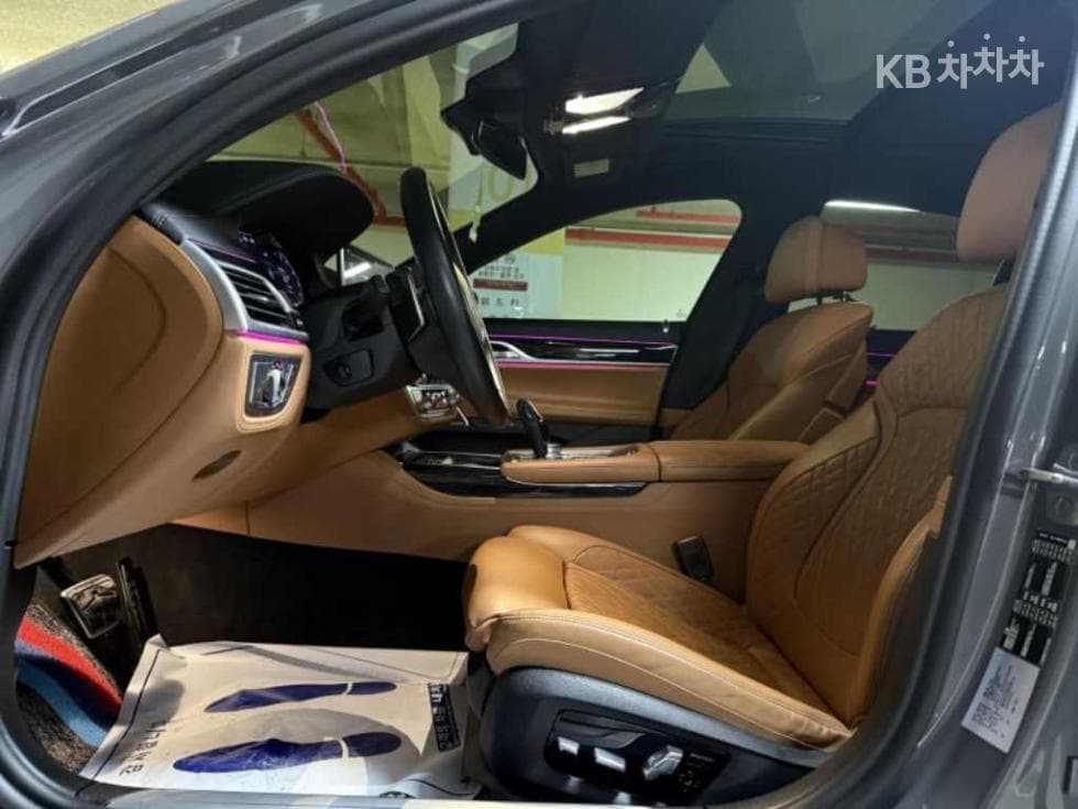 بي إم دبليو - 7-Series | 740 sDrive Design Pure Excellence 8