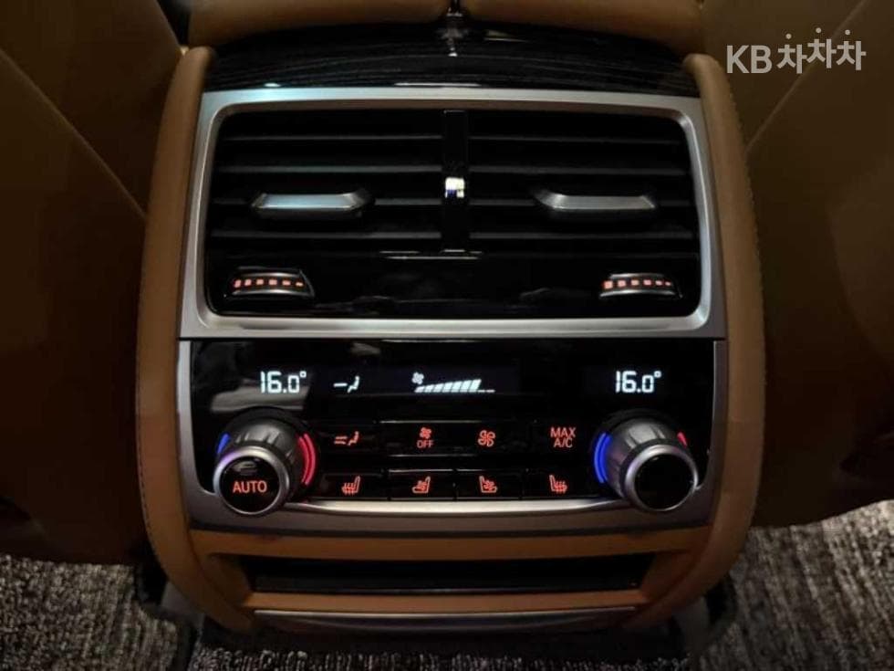 بي إم دبليو - 7-Series | 740 sDrive Design Pure Excellence 17