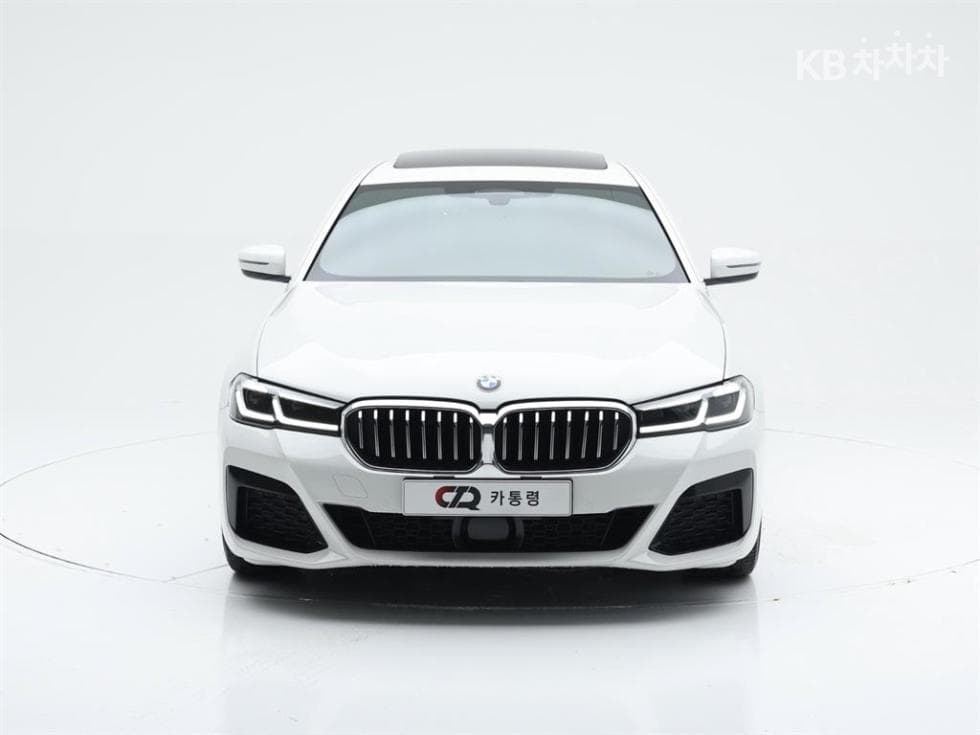 BMW - 5-Series | All New 520 M Sport 2