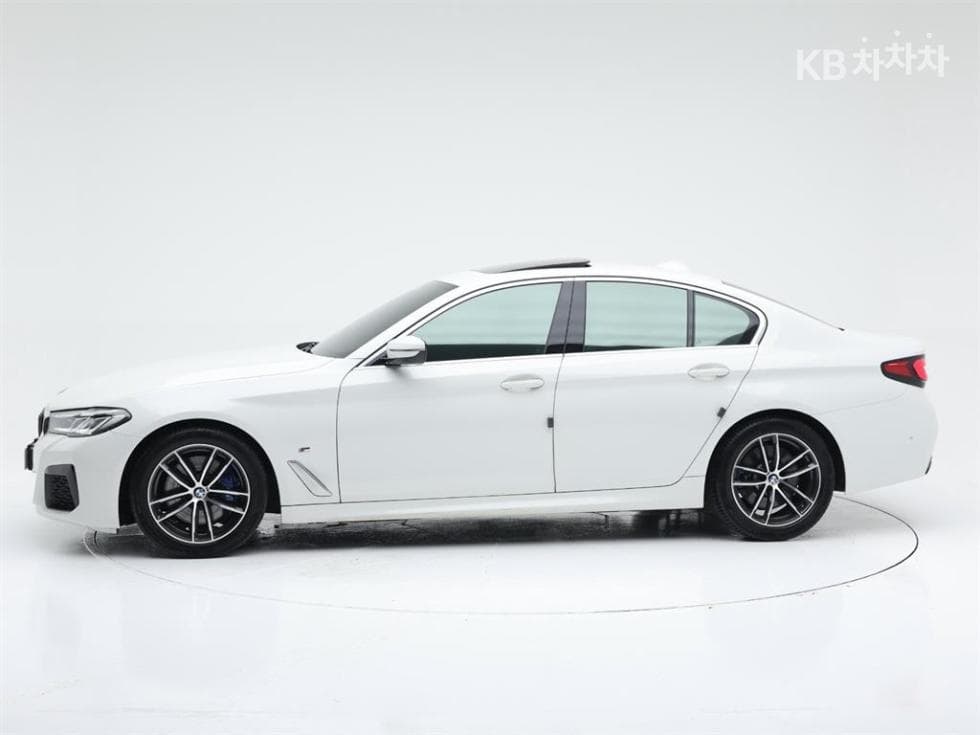 BMW - 5-Series | All New 520 M Sport 3