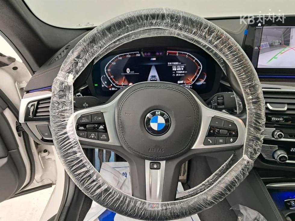 BMW - 5-Series | All New 520 M Sport 7