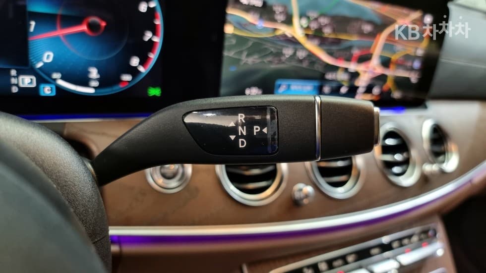 Mercedes-Benz - E-Class | E250 Exclusive 9