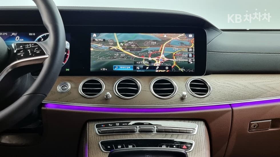 Mercedes-Benz - E-Class | E250 Exclusive 14