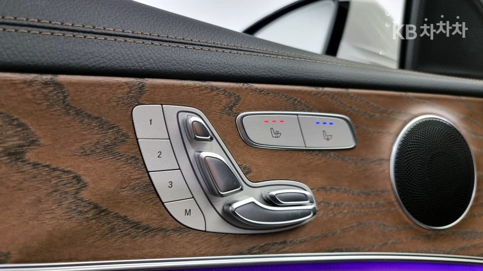 Mercedes-Benz - E-Class | E250 Exclusive 17