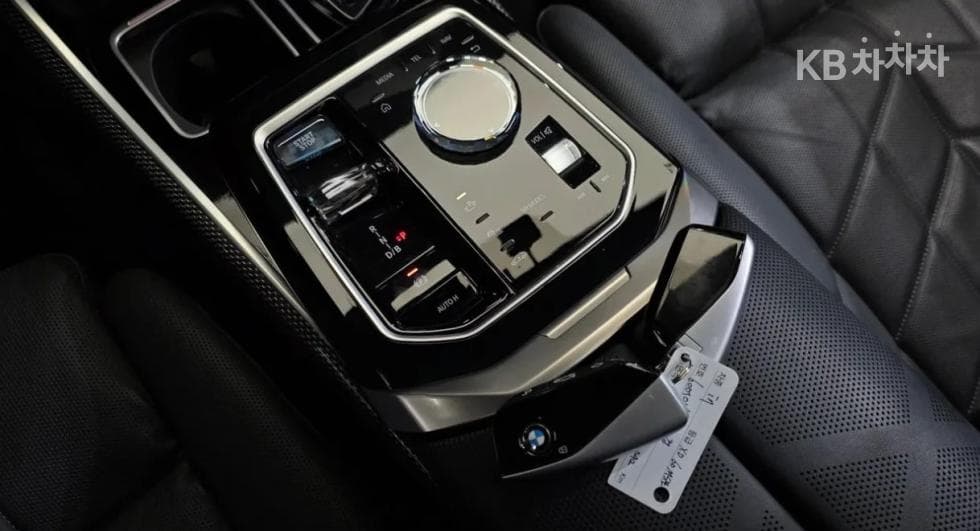 BMW - i7 | xDrive 60 M Sport 9