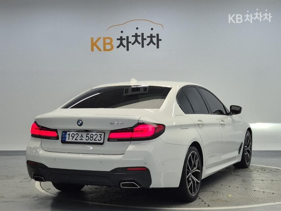 BMW - 5-Series | All New 520 M Sport 3