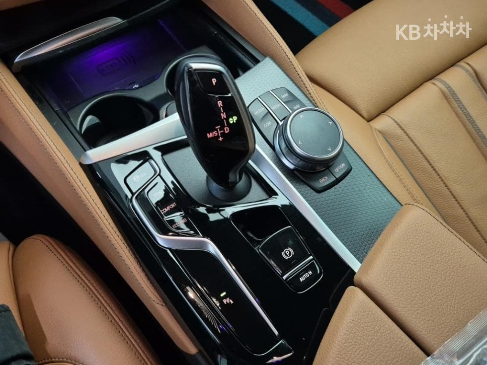 BMW - 5-Series | All New 520 M Sport 8