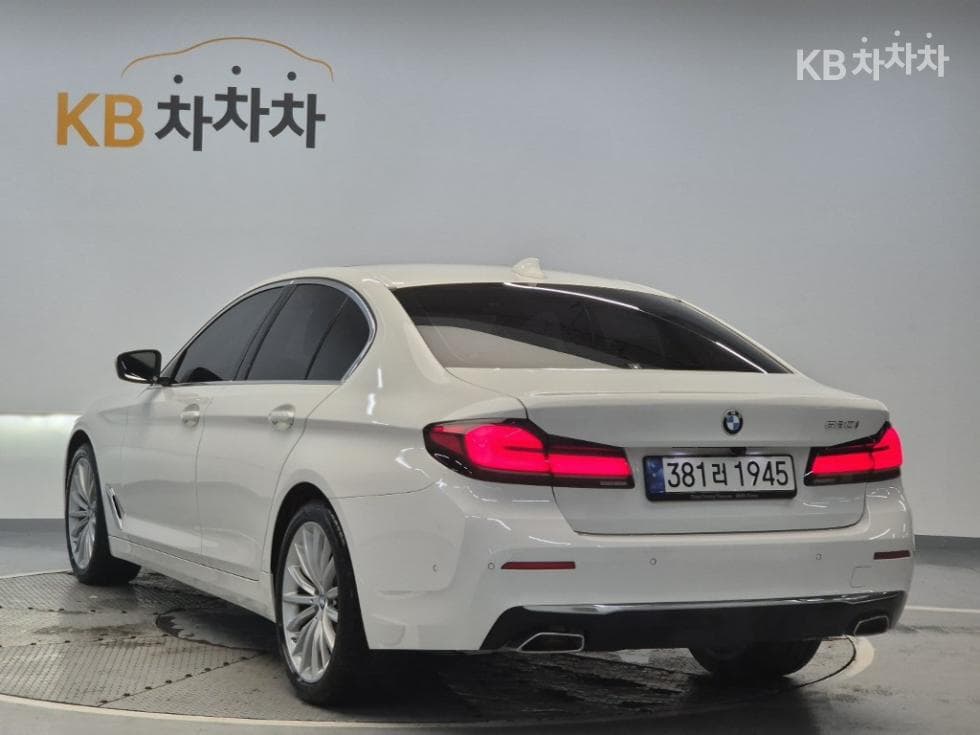 BMW - 5-Series | All New 530 Luxury 2