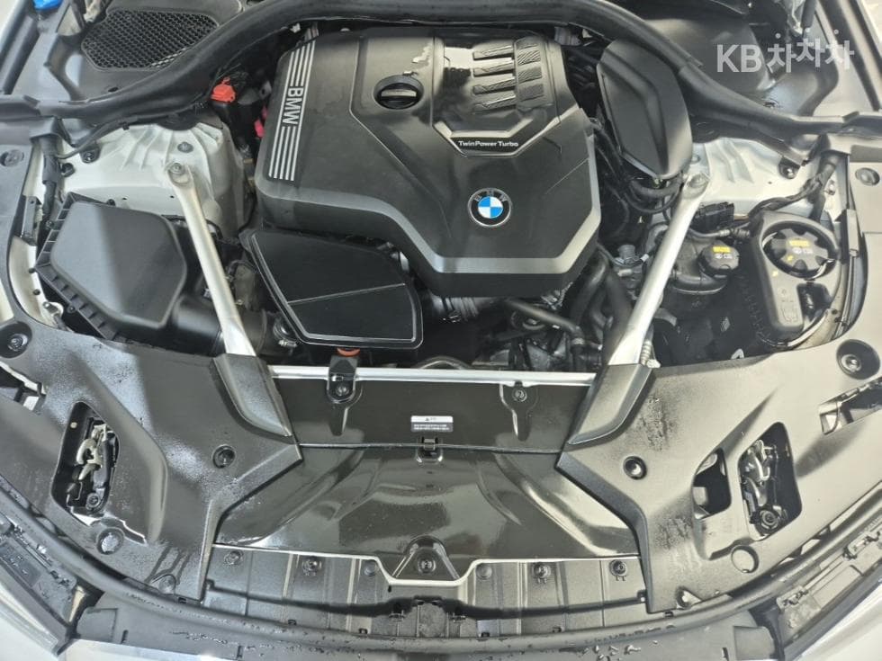 BMW - 5-Series | All New 530 Luxury 5