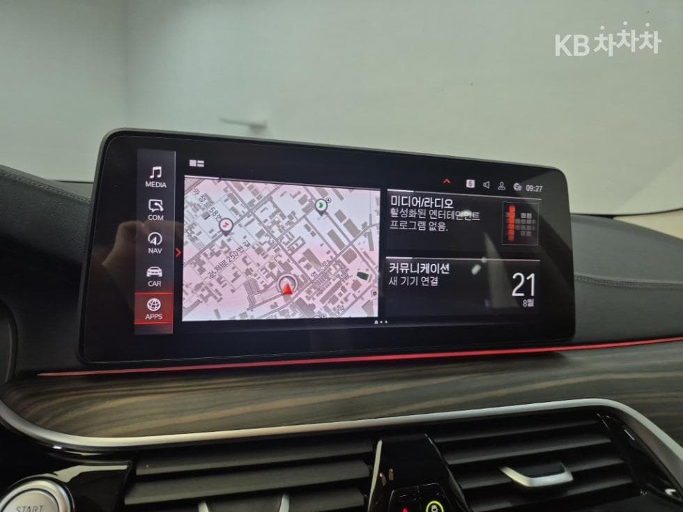 BMW - 5-Series | All New 530 Luxury 14