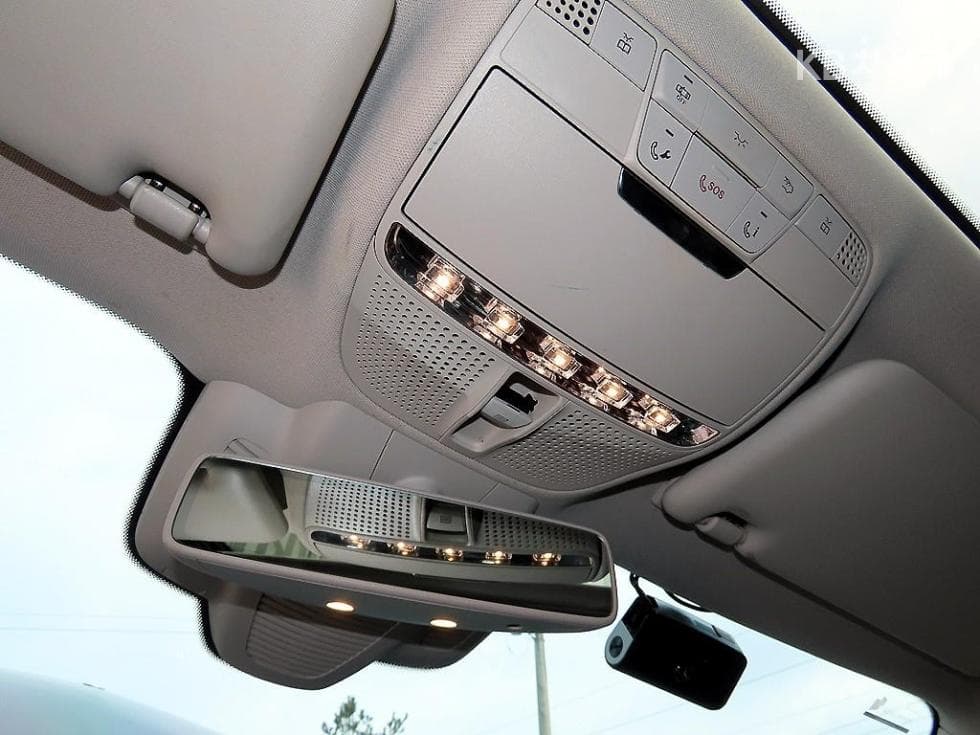 Mercedes-Benz - E-Class | E220 4MATIC Avantgarde 15
