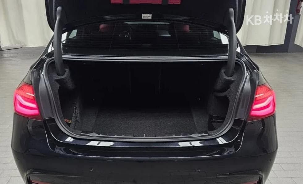 BMW - 3-Series | New 330 F30 Edition 13