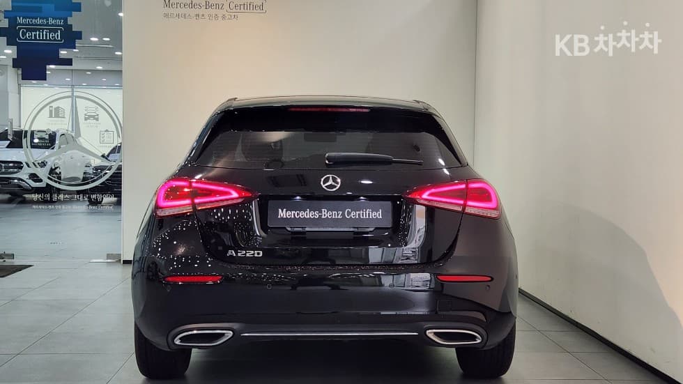 Mercedes-Benz - A-Class | A220 Hatchback Base 7