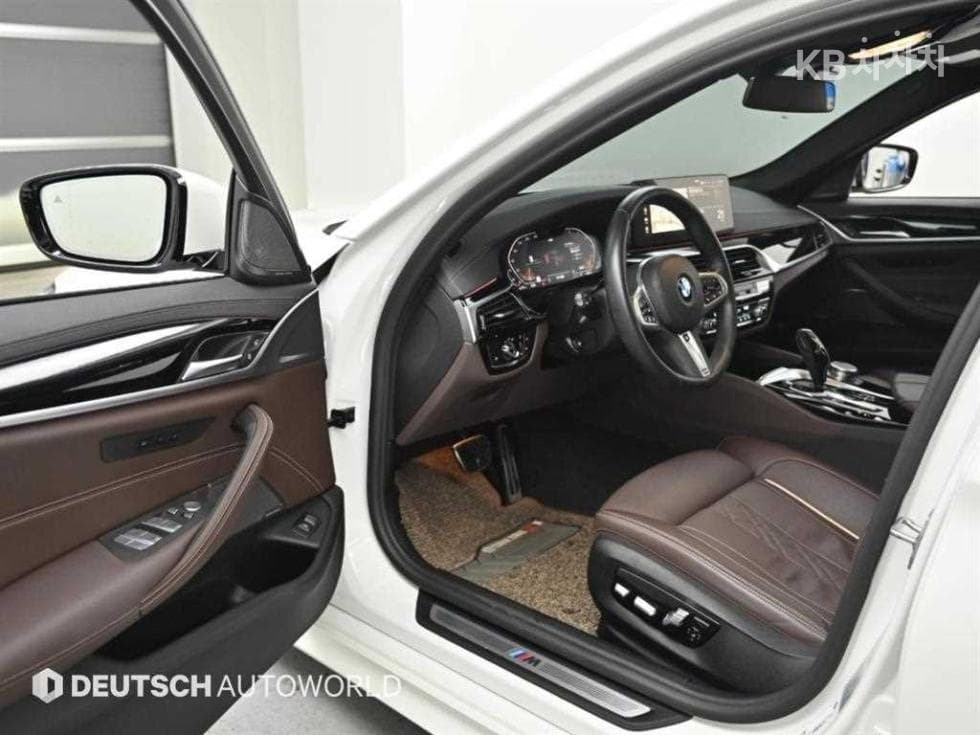 BMW - 5-Series | All New 530 M Sport Plus 11