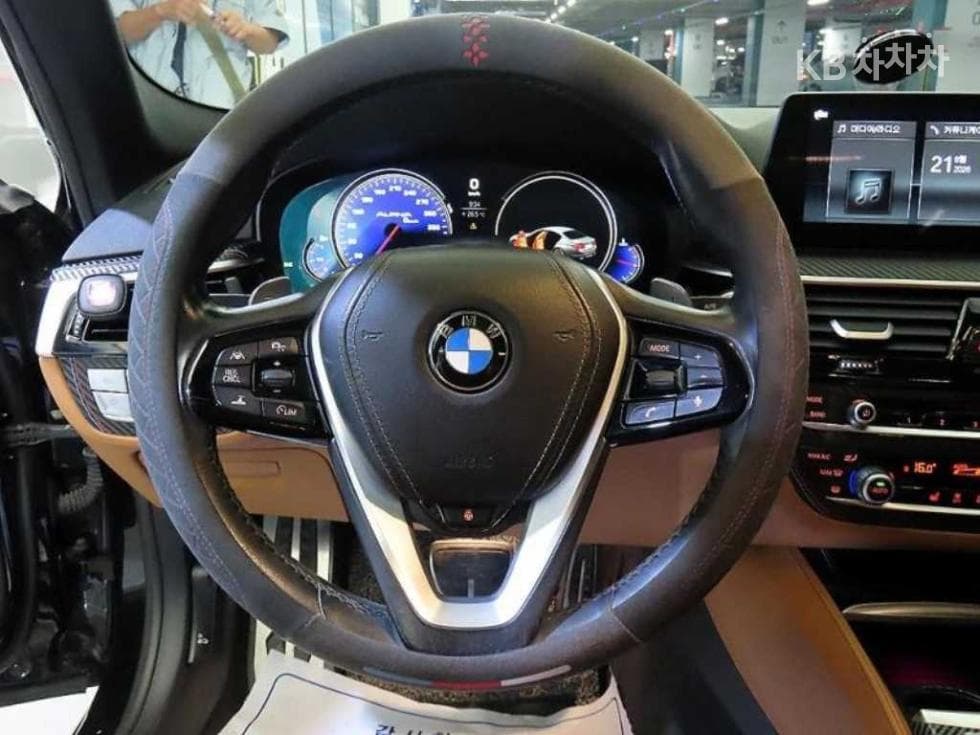 بي إم دبليو - 5-Series | All New 530 M Sport 8