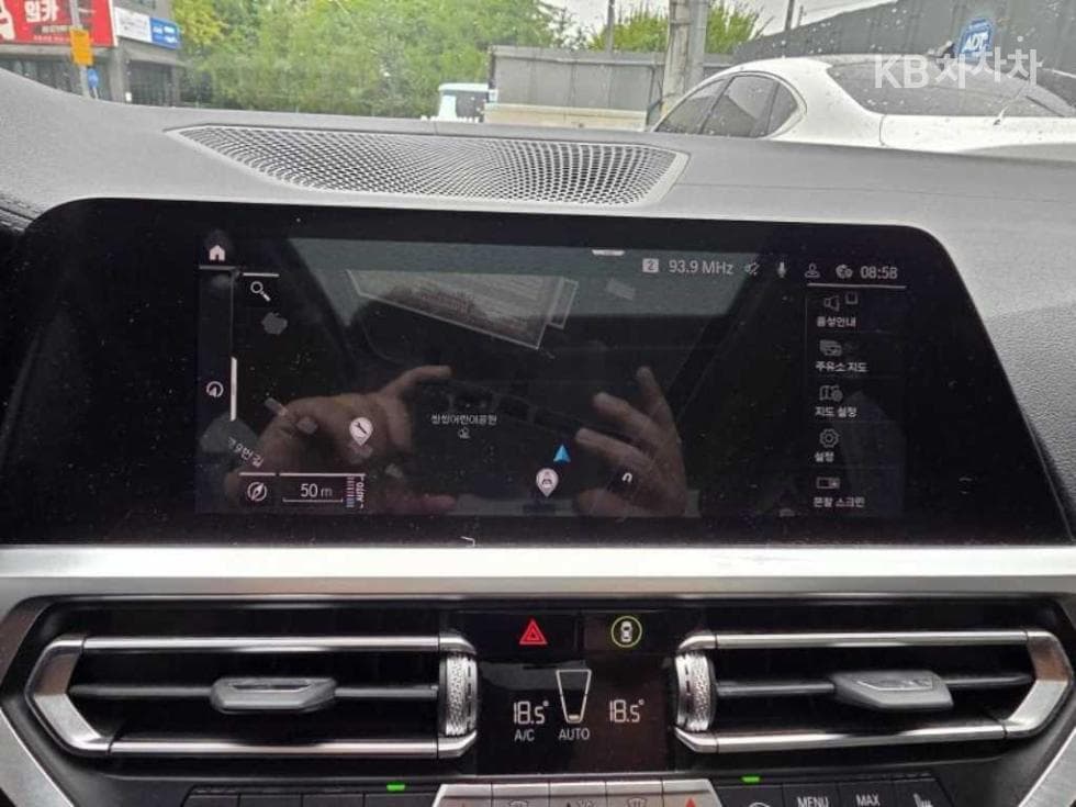 بي إم دبليو - 3-Series | 330 Luxury 9