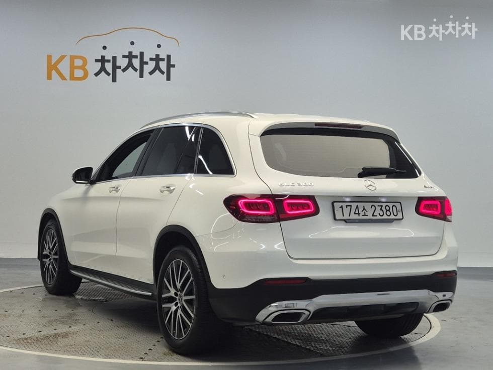 مرسيدس - GLC-Class | 300 4Matic Premium 2