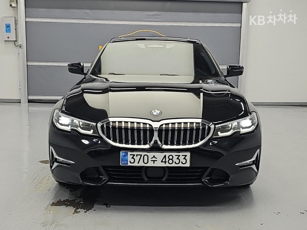 بي إم دبليو - 3-Series | 320 Luxury Line 2