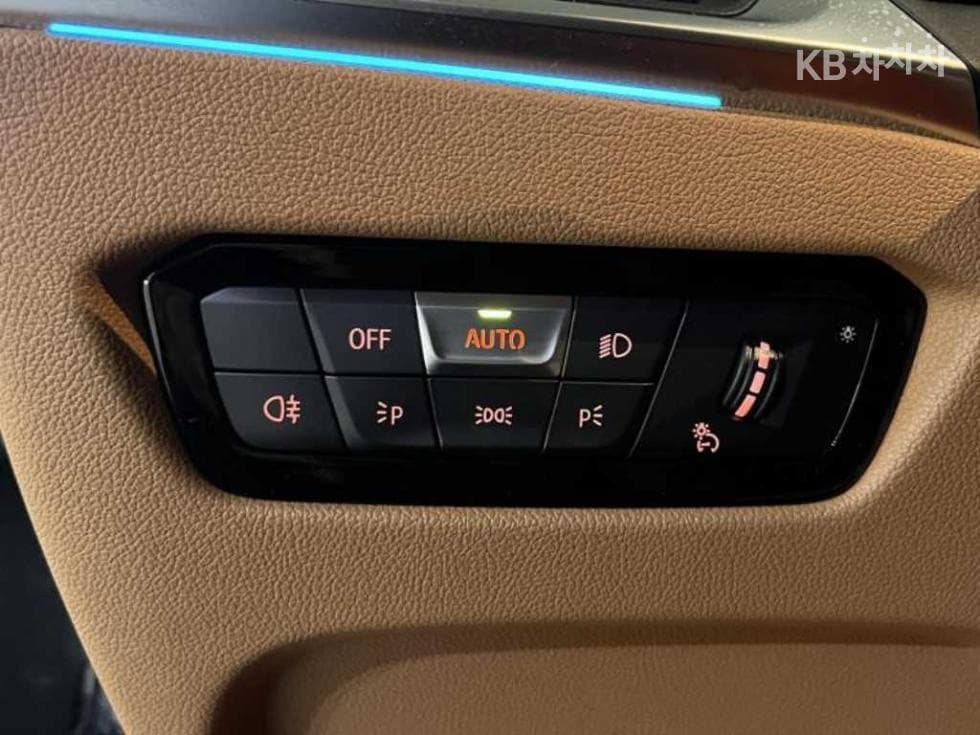 بي إم دبليو - 3-Series | 320 M Sport 16
