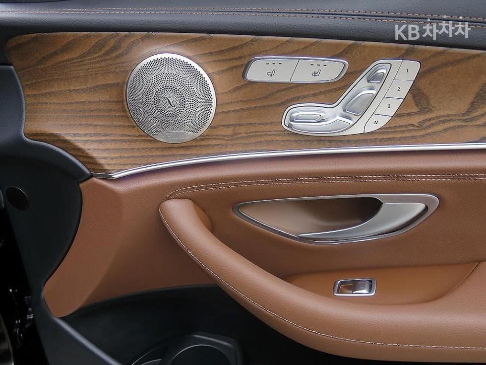 مرسيدس - E-Class | E300 4MATIC Exclusive 11